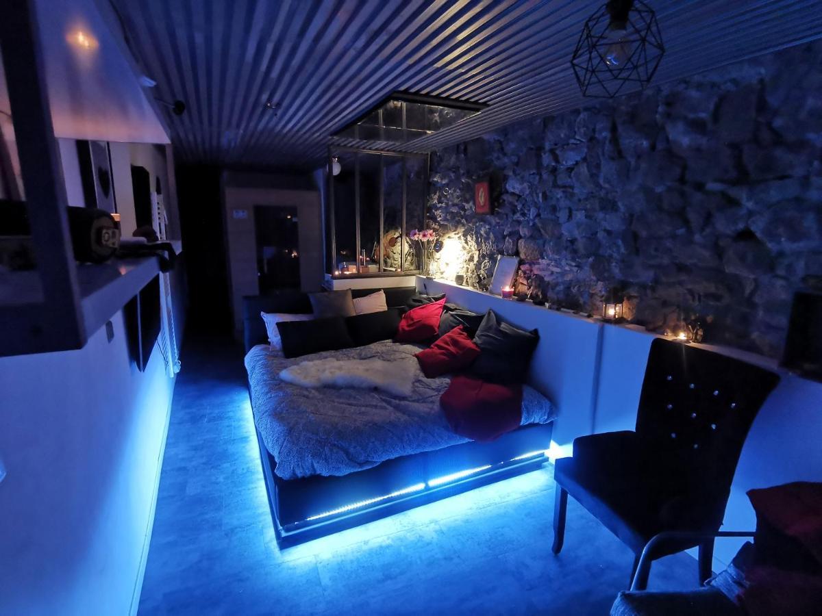 Sweet Loft Grenoble-Love Room Avec Jacuzzi & Sauna Экстерьер фото